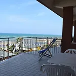 Astoria 3* 페자로