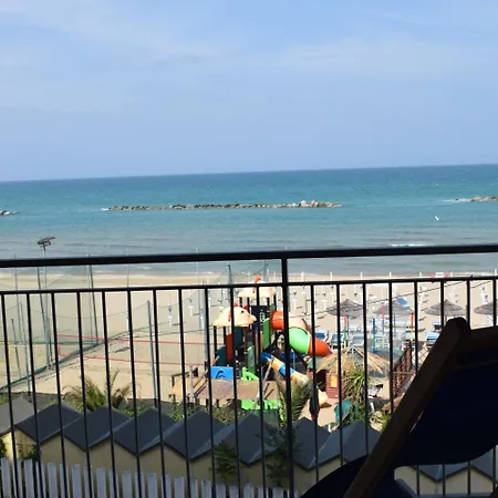 Astoria 3*